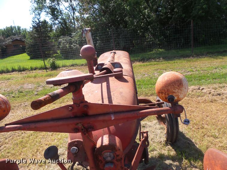 image for item EV9032 Farmall H tractor