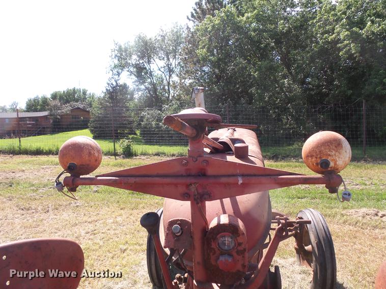 image for item EV9032 Farmall H tractor
