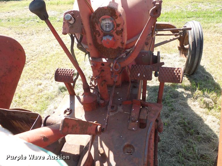 image for item EV9032 Farmall H tractor