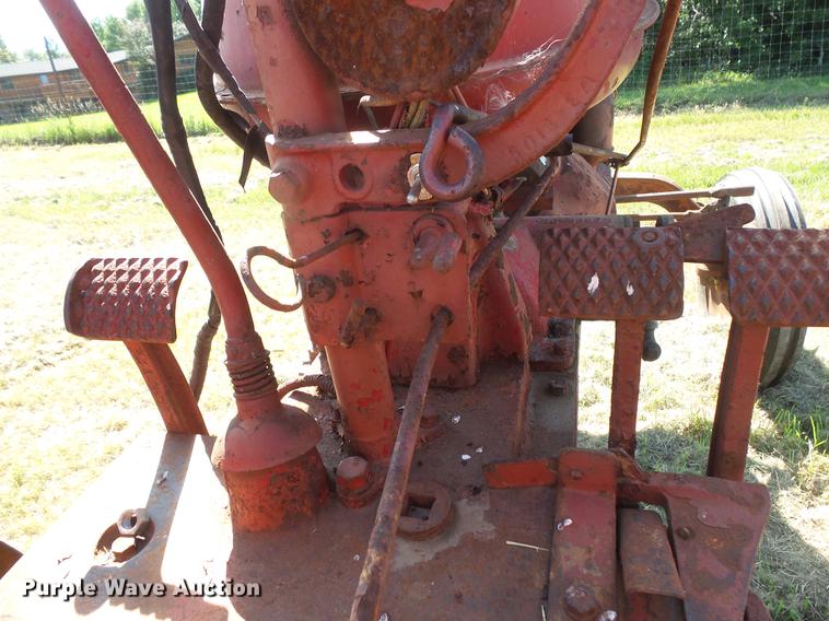 image for item EV9032 Farmall H tractor