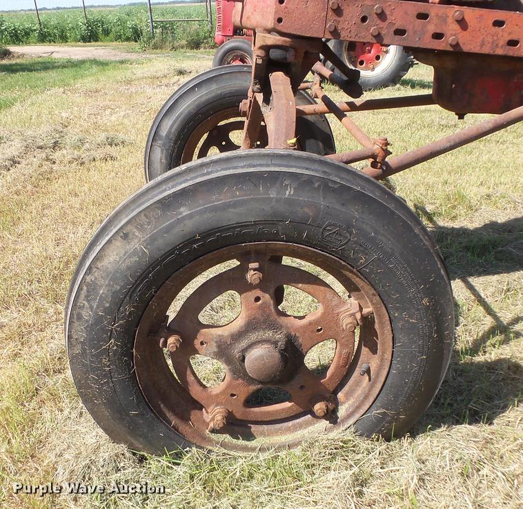image for item EV9032 Farmall H tractor