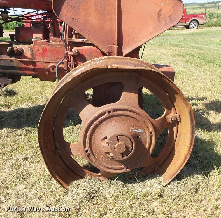 image for item EV9032 Farmall H tractor