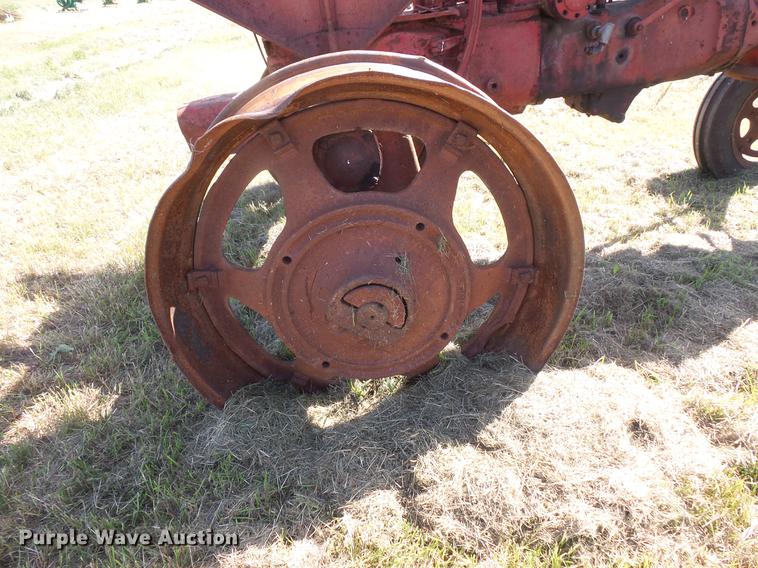 image for item EV9032 Farmall H tractor
