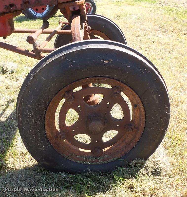image for item EV9032 Farmall H tractor