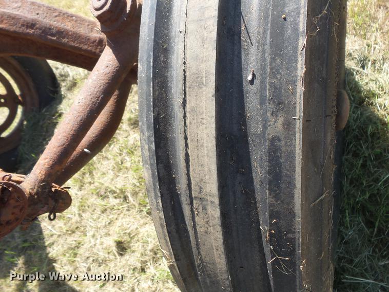 image for item EV9032 Farmall H tractor