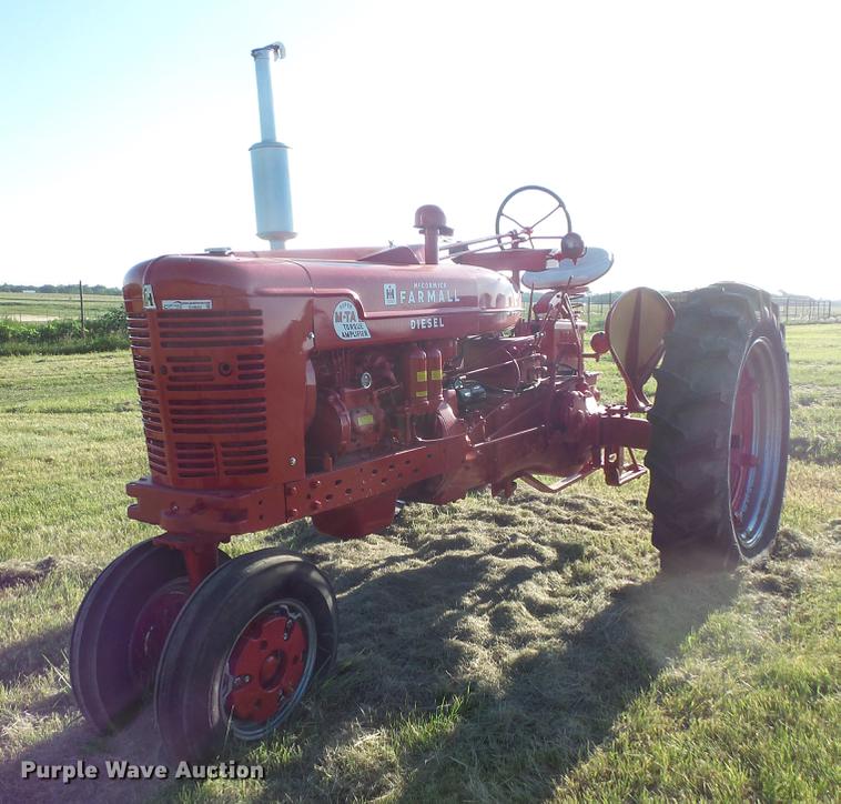image for item EV9035 Farmall Super MD-TA tractor