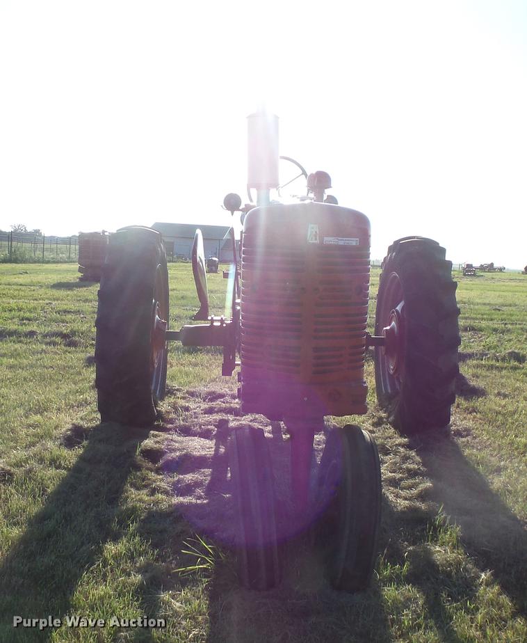 image for item EV9035 Farmall Super MD-TA tractor