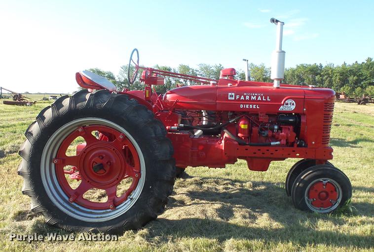 image for item EV9035 Farmall Super MD-TA tractor