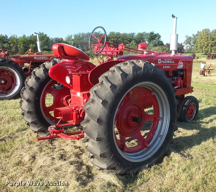 image for item EV9035 Farmall Super MD-TA tractor