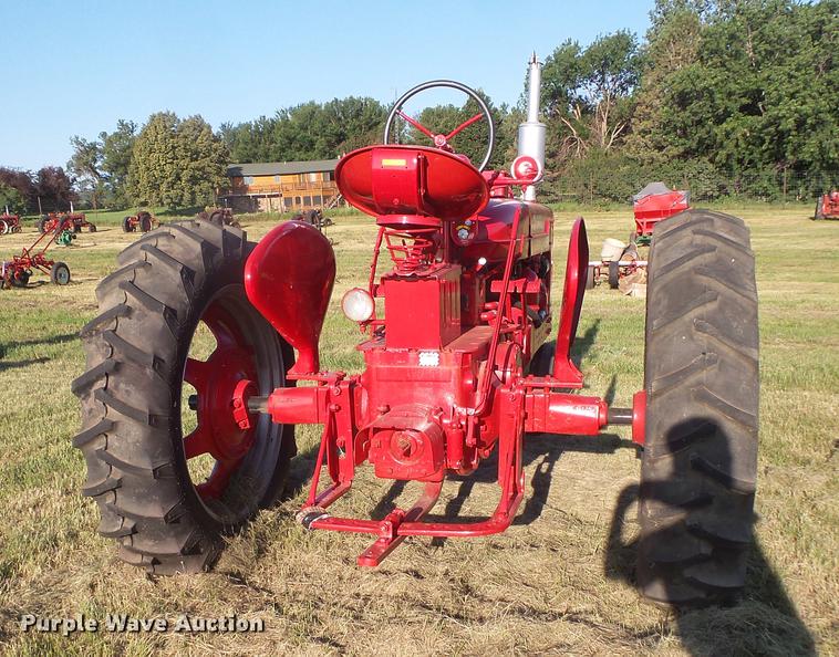 image for item EV9035 Farmall Super MD-TA tractor