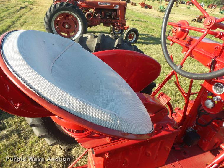 image for item EV9035 Farmall Super MD-TA tractor