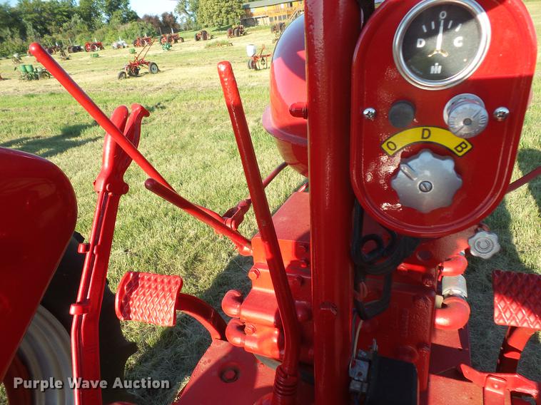 image for item EV9035 Farmall Super MD-TA tractor