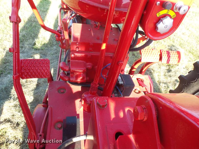 image for item EV9035 Farmall Super MD-TA tractor