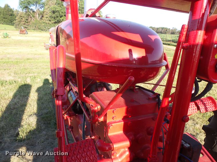 image for item EV9035 Farmall Super MD-TA tractor