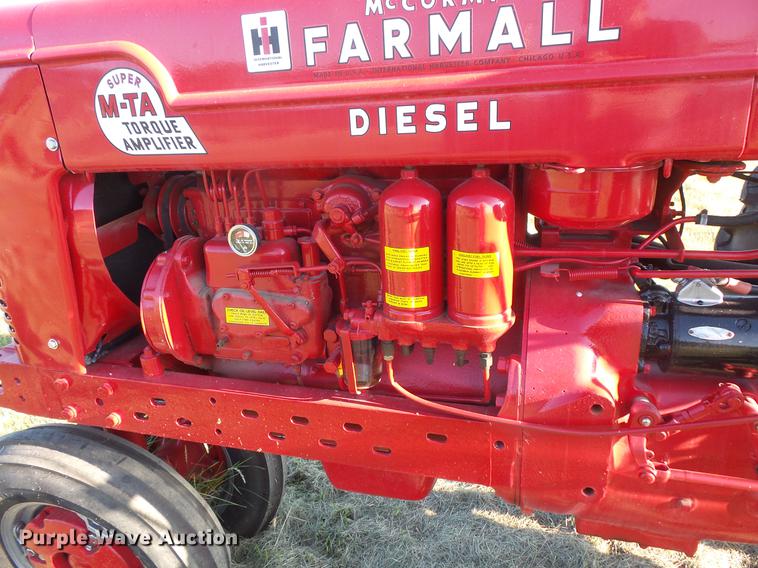 image for item EV9035 Farmall Super MD-TA tractor