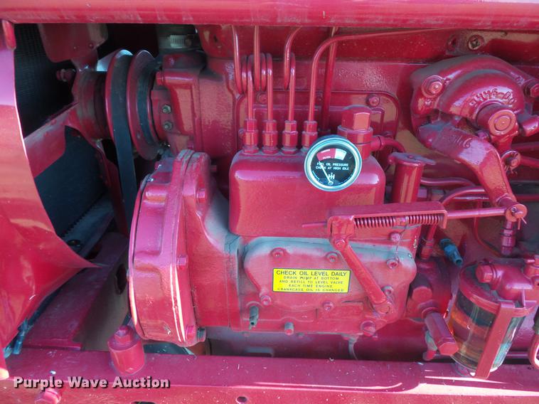 image for item EV9035 Farmall Super MD-TA tractor