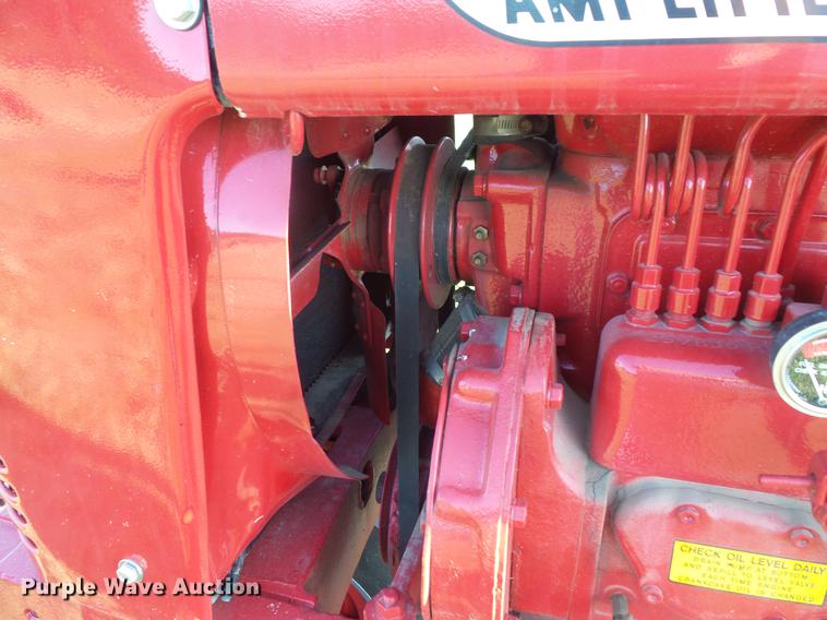 image for item EV9035 Farmall Super MD-TA tractor