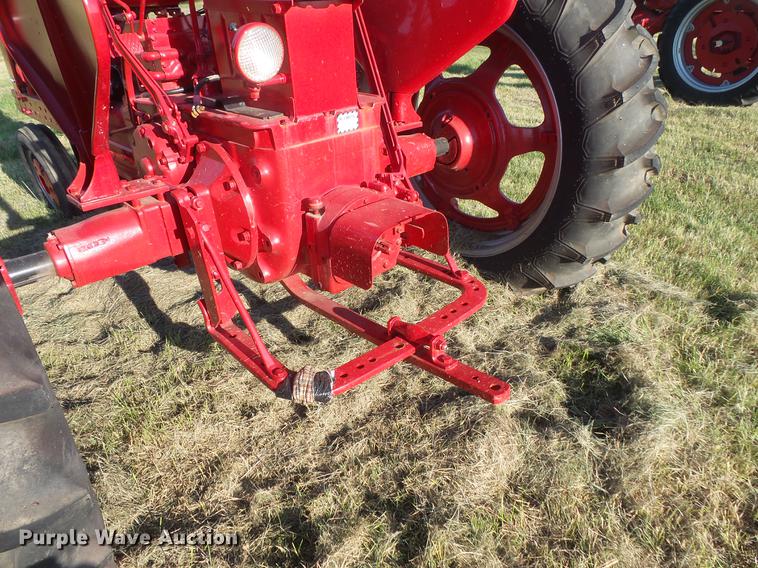 image for item EV9035 Farmall Super MD-TA tractor