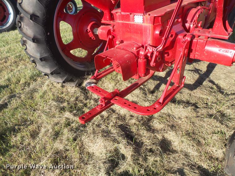image for item EV9035 Farmall Super MD-TA tractor