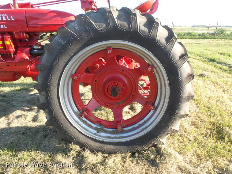 image for item EV9035 Farmall Super MD-TA tractor