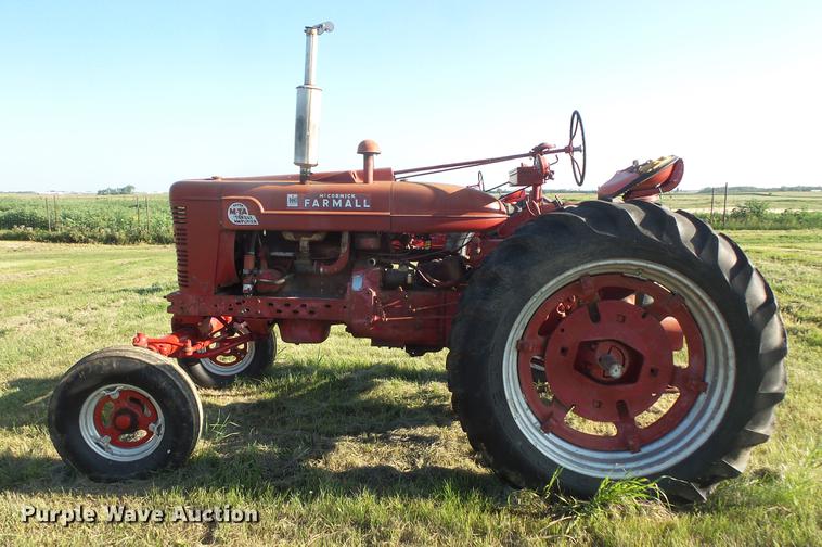 image for item EV9036 Farmall Super M-TA tractor