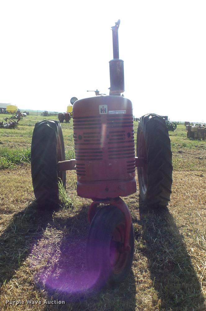 image for item EV9039 Farmall Super M-TA tractor