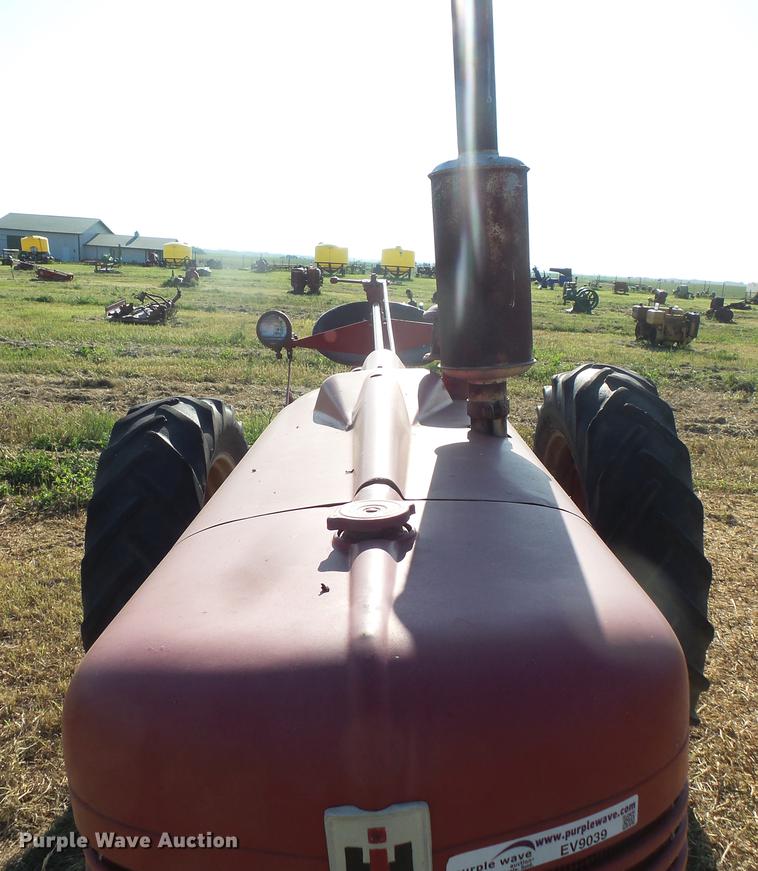 image for item EV9039 Farmall Super M-TA tractor