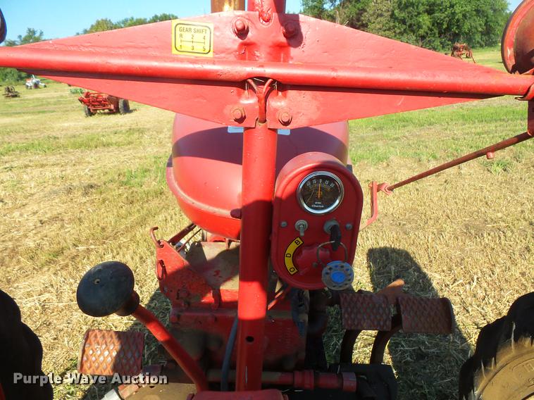 image for item EV9039 Farmall Super M-TA tractor