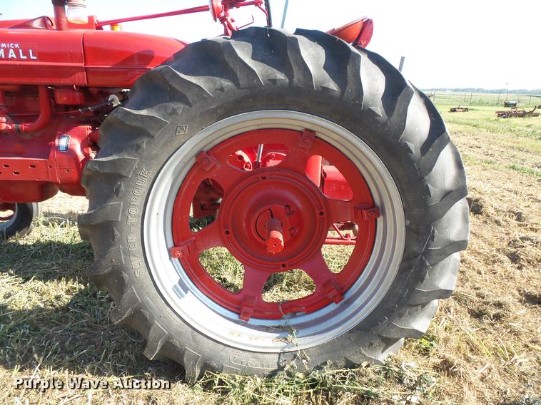 image for item EV9041 Farmall Super M tractor