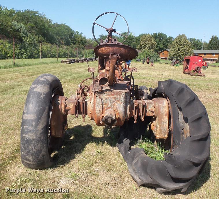 image for item EV9048 Farmall VH tractor