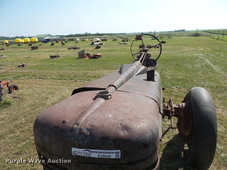 image for item EV9048 Farmall VH tractor