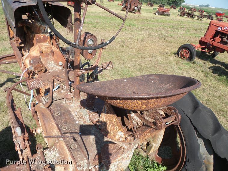 image for item EV9048 Farmall VH tractor