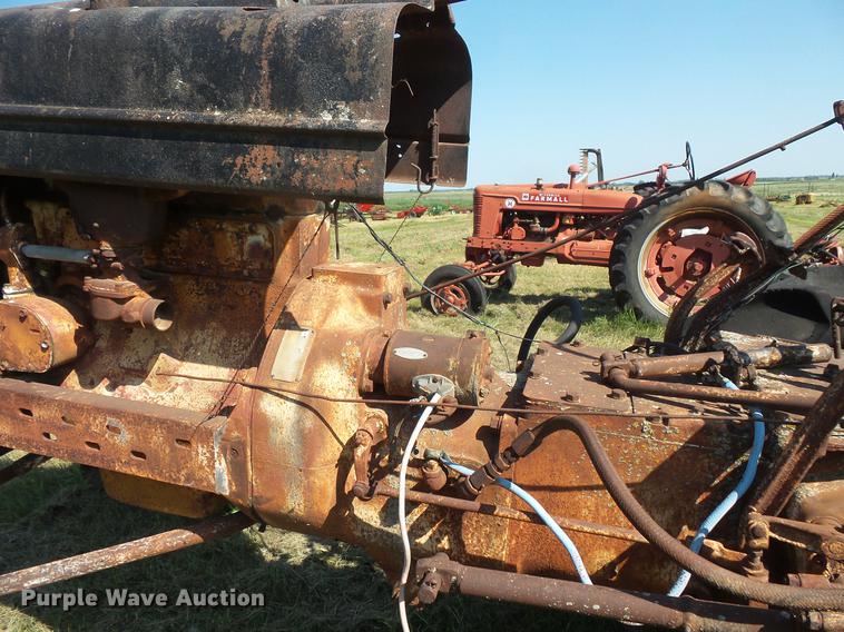 image for item EV9048 Farmall VH tractor