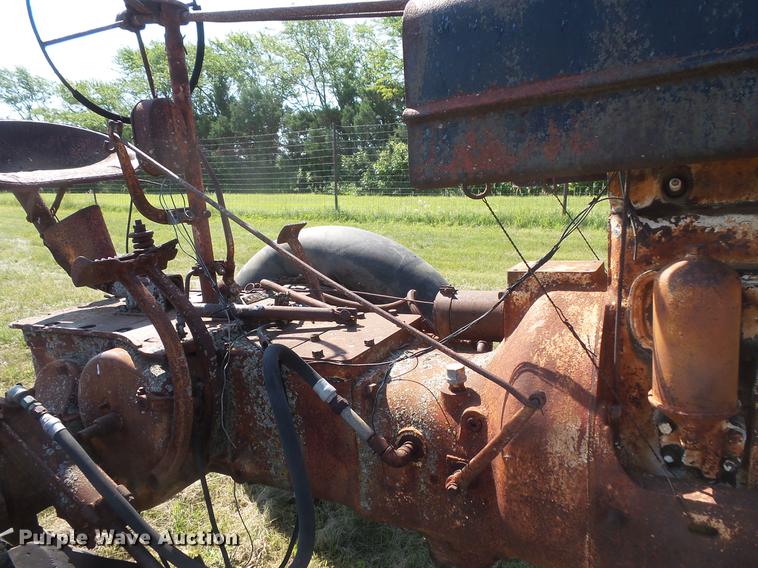 image for item EV9048 Farmall VH tractor