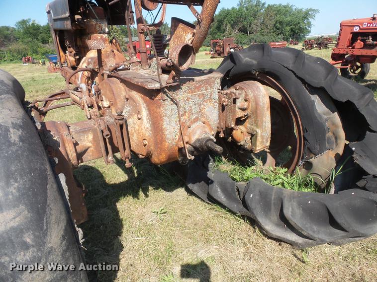 image for item EV9048 Farmall VH tractor