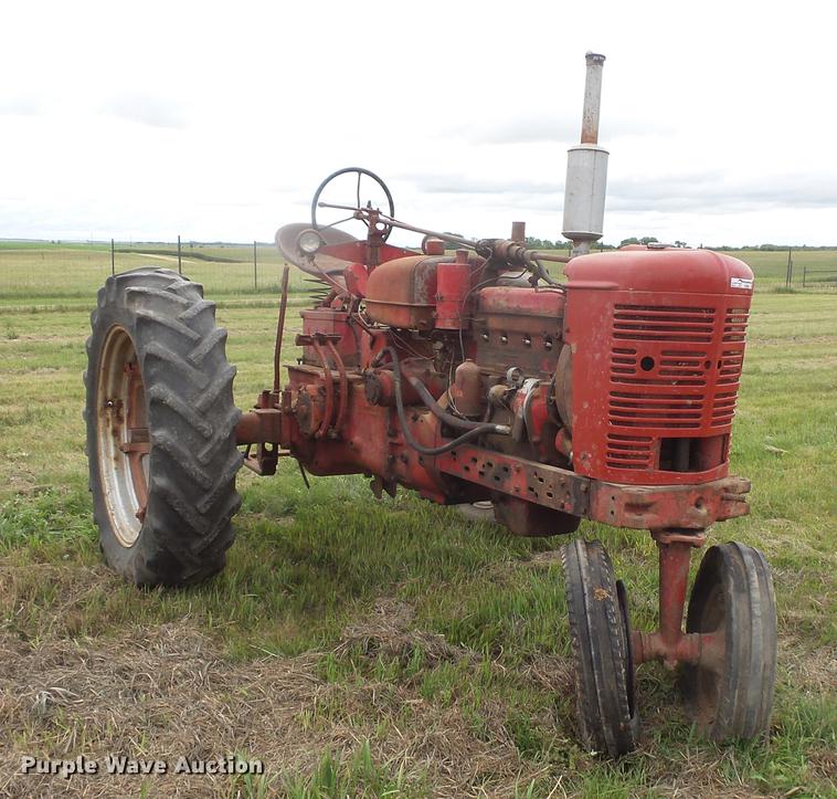 image for item EV9052 Farmall Super M-TA tractor