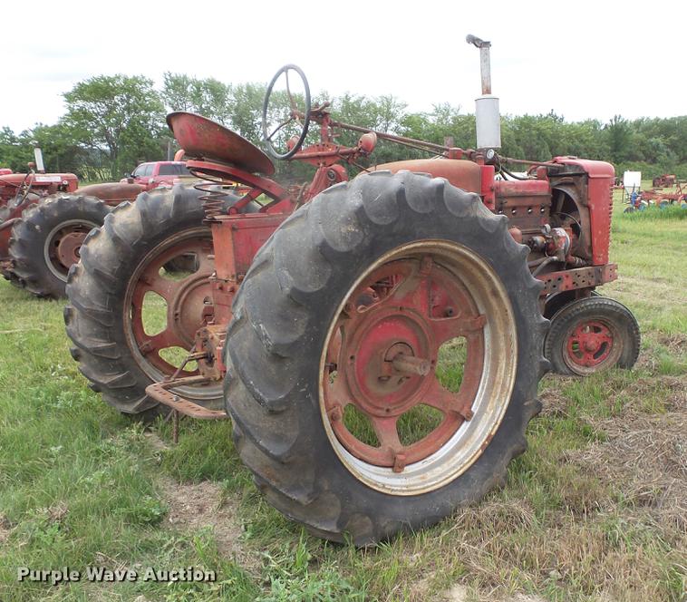 image for item EV9052 Farmall Super M-TA tractor