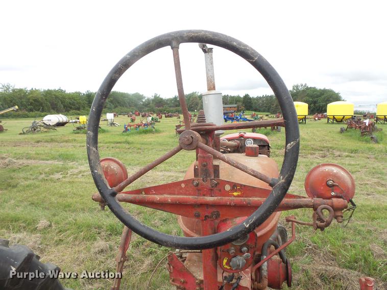 image for item EV9052 Farmall Super M-TA tractor