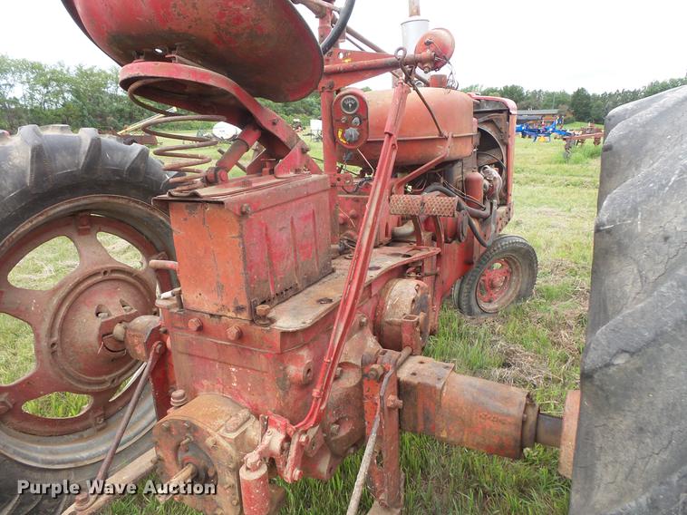 image for item EV9052 Farmall Super M-TA tractor