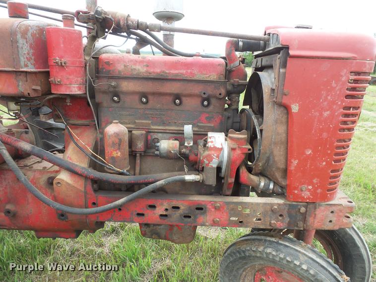 image for item EV9052 Farmall Super M-TA tractor