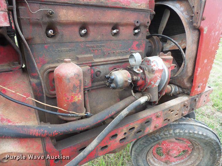 image for item EV9052 Farmall Super M-TA tractor