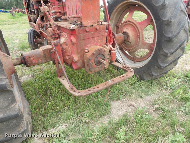 image for item EV9052 Farmall Super M-TA tractor