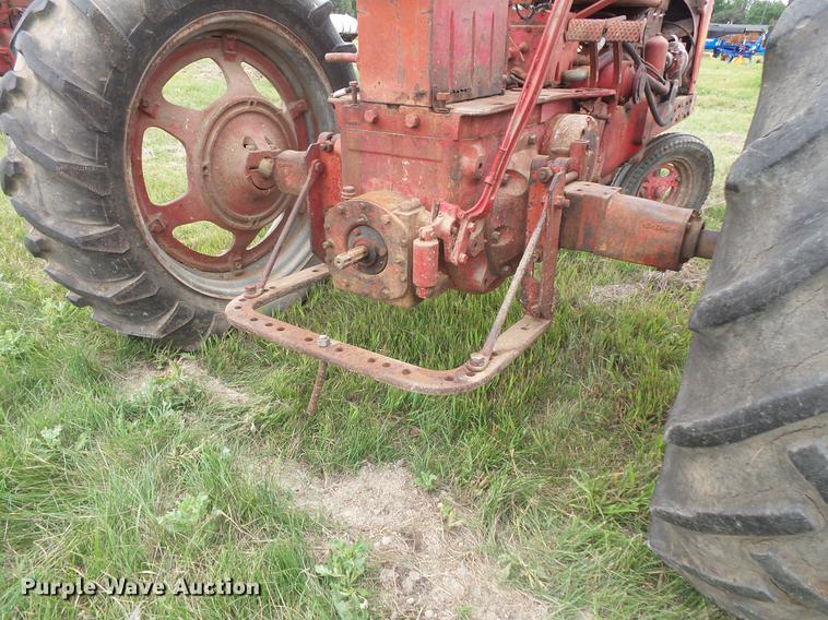 image for item EV9052 Farmall Super M-TA tractor