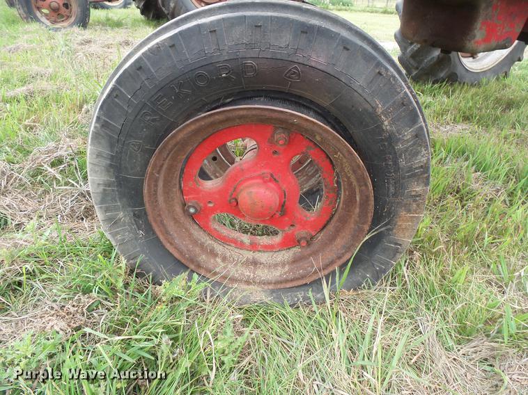 image for item EV9052 Farmall Super M-TA tractor
