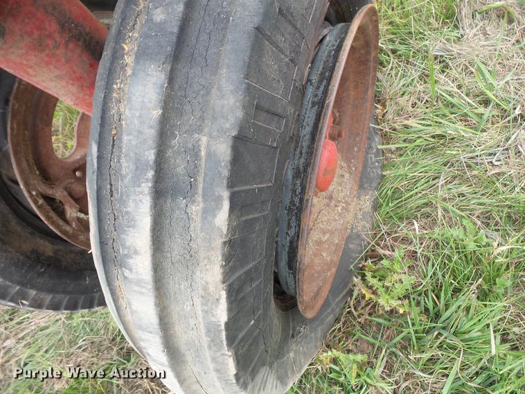 image for item EV9052 Farmall Super M-TA tractor