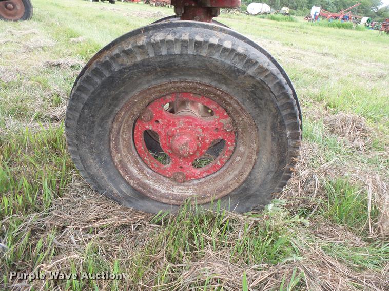image for item EV9052 Farmall Super M-TA tractor