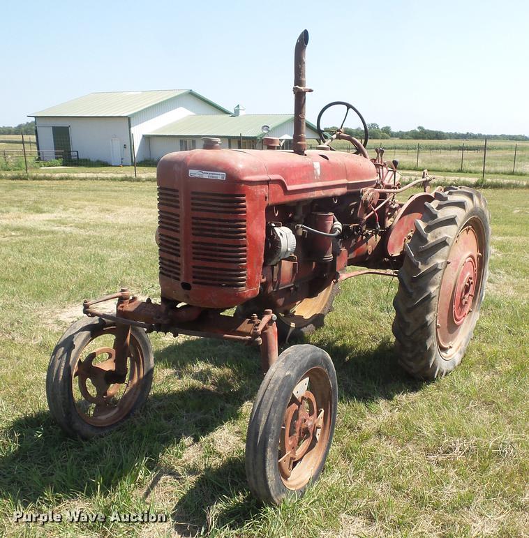 image for item EV9055 Farmall tractor