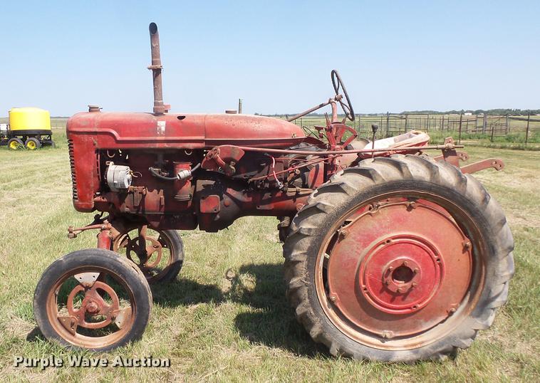 image for item EV9055 Farmall tractor