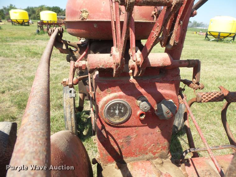 image for item EV9055 Farmall tractor