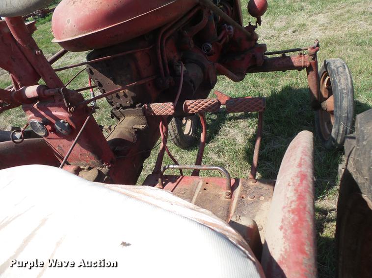 image for item EV9055 Farmall tractor